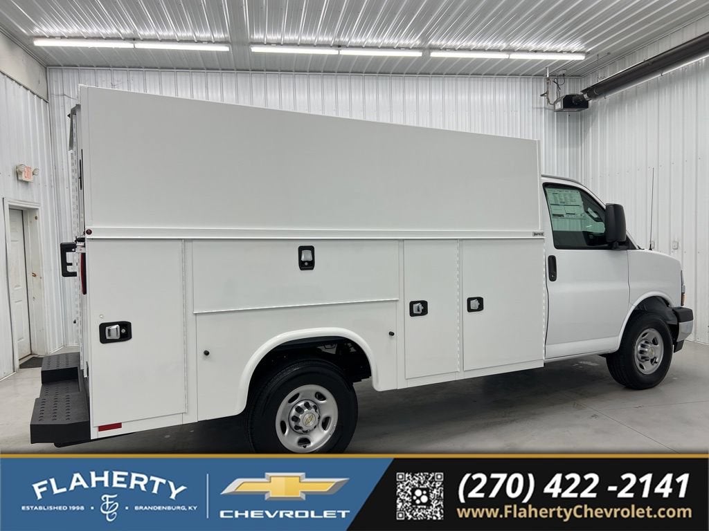 2026 Chevrolet Express Cutaway 3500 — side profile view