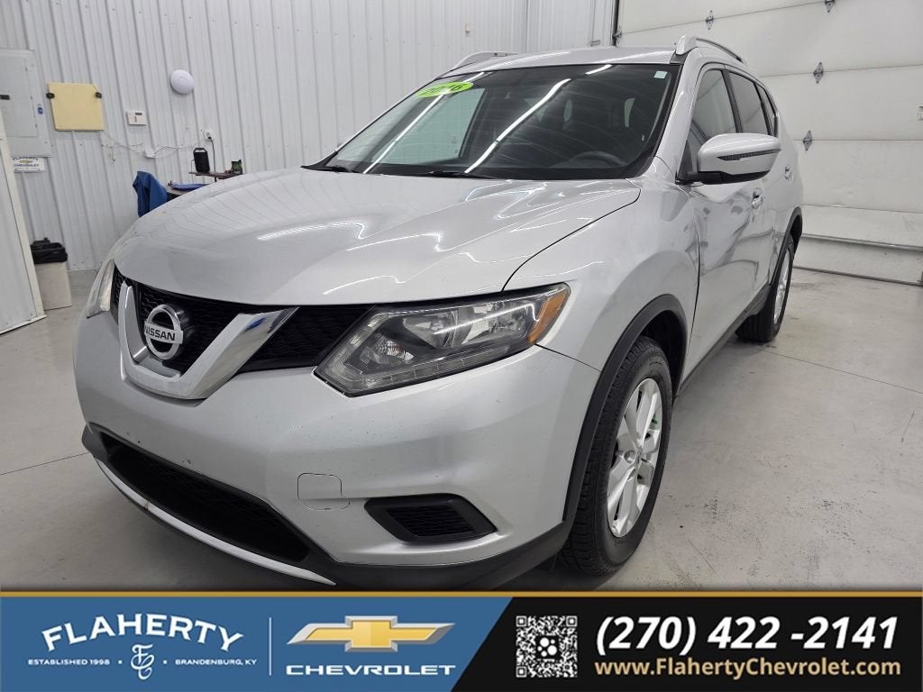 2016 Nissan Rogue SV in Silver — front three-quarter view